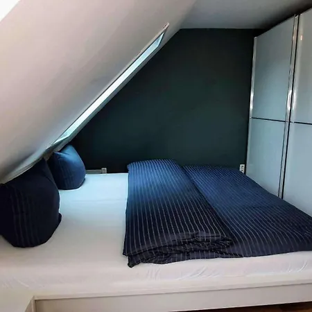 Doppelhaushaelfte-luette-sprotte Feriehus *